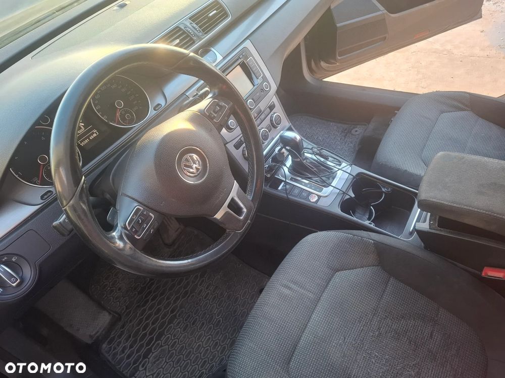 Volkswagen Passat 2.0 TDI Comfortline DSG - 4