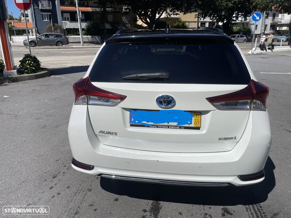 Toyota Auris Touring Sports 1.8 HSD Comfort +P.Techno+P.Sport - 3