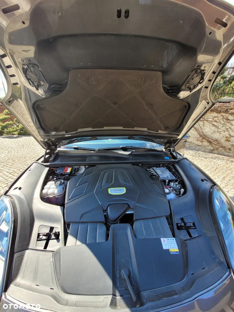 Porsche Cayenne E-Hybrid - 18