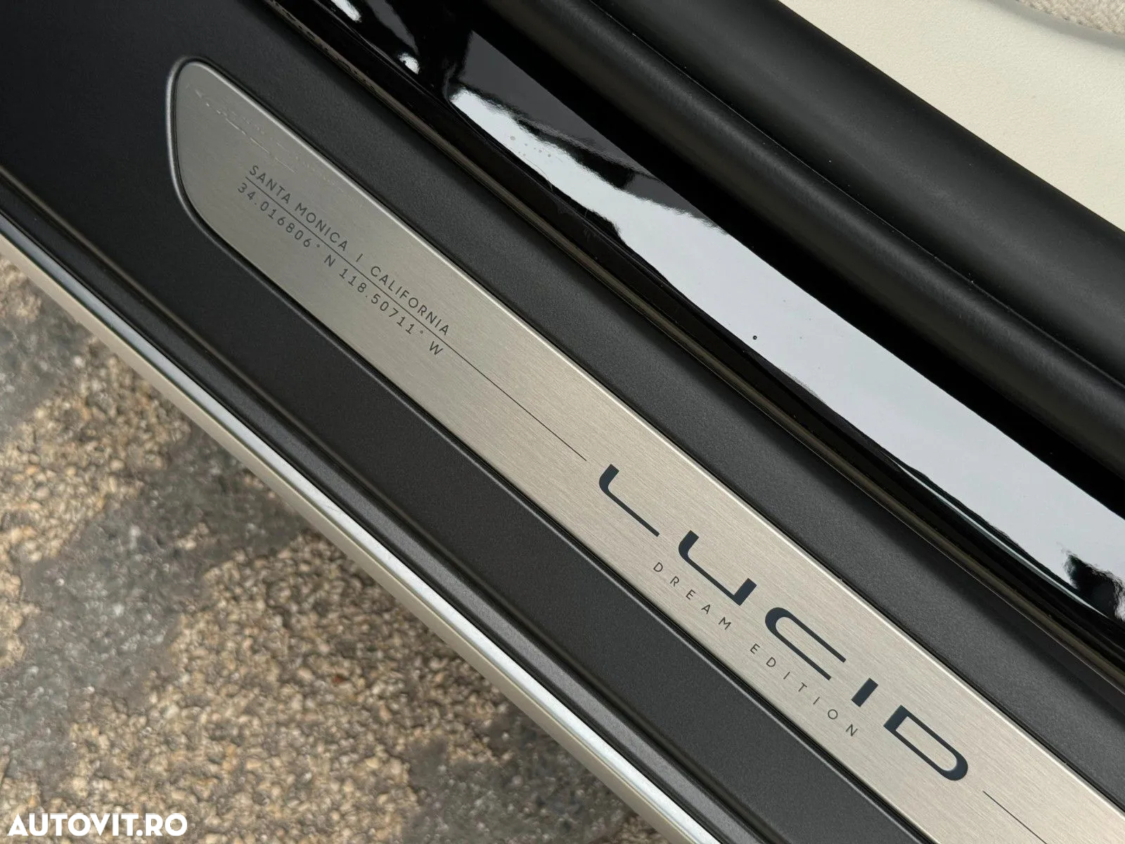 Lucid Air - 8