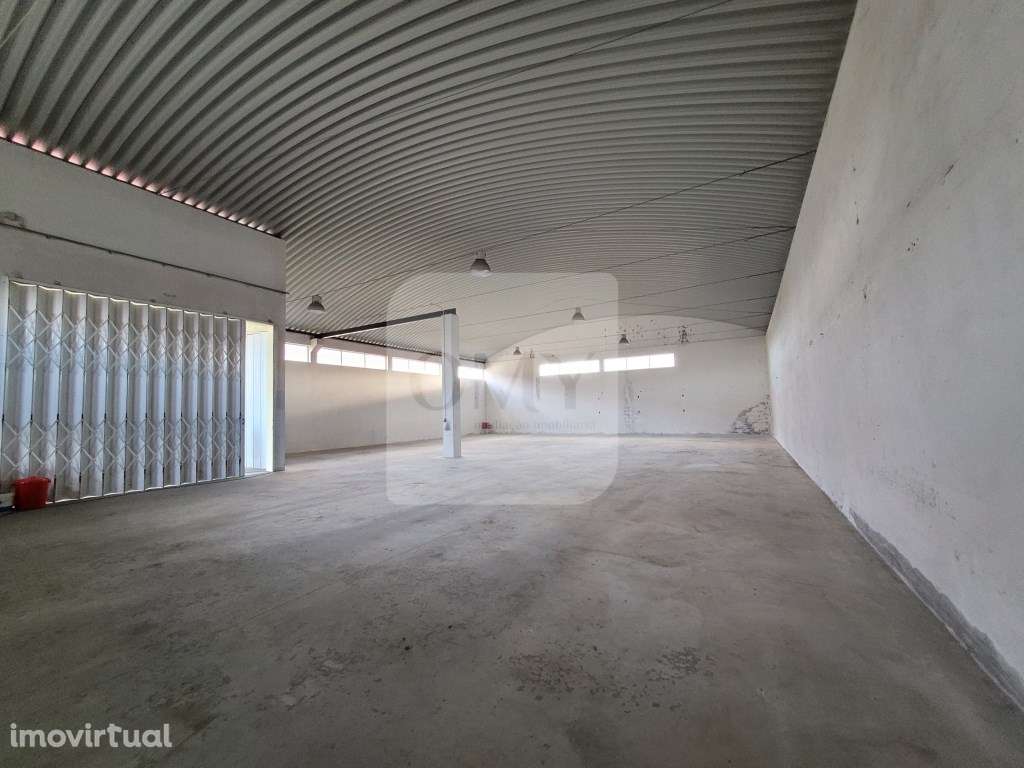 Armazém com 580m2 na Zona Industrial de Vila Real - Grande imagem: 3/6
