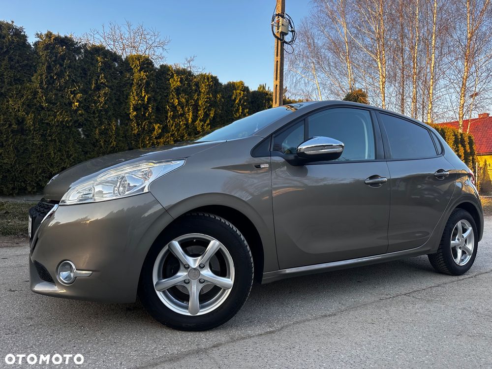 Peugeot 208 PureTech 82 Urban Move - 36
