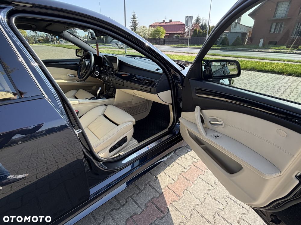 BMW Seria 5 530xi - 22