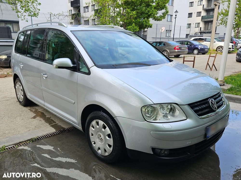 Volkswagen Touran 2.0TDI Highline - 6