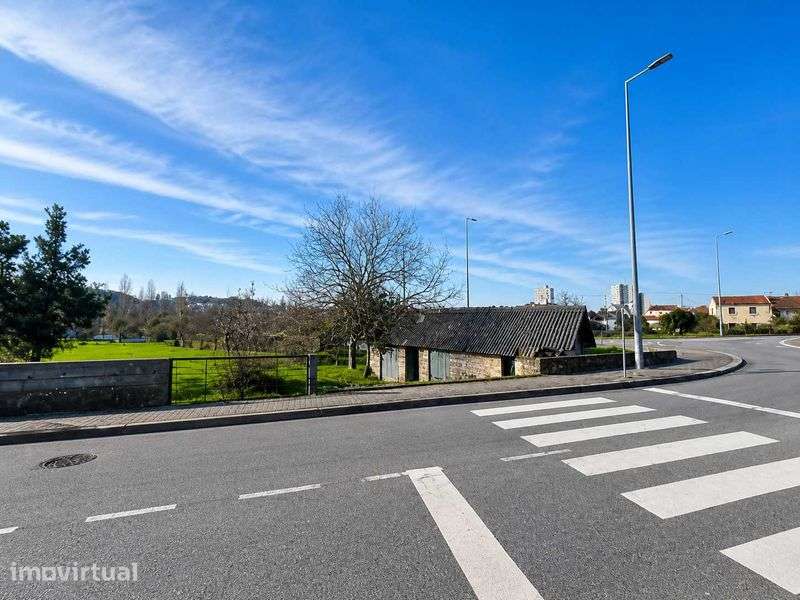 Terreno com 3.500m² | Excelente Localização | Freamunde - Grande imagem: 2/4