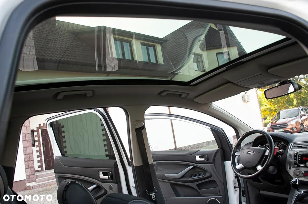 Ford Kuga 2.0 TDCi 4x4 Titanium - 25