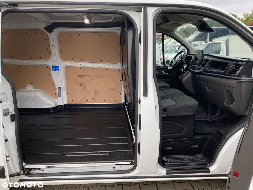 Ford TRANSIT CUSTOM - 21