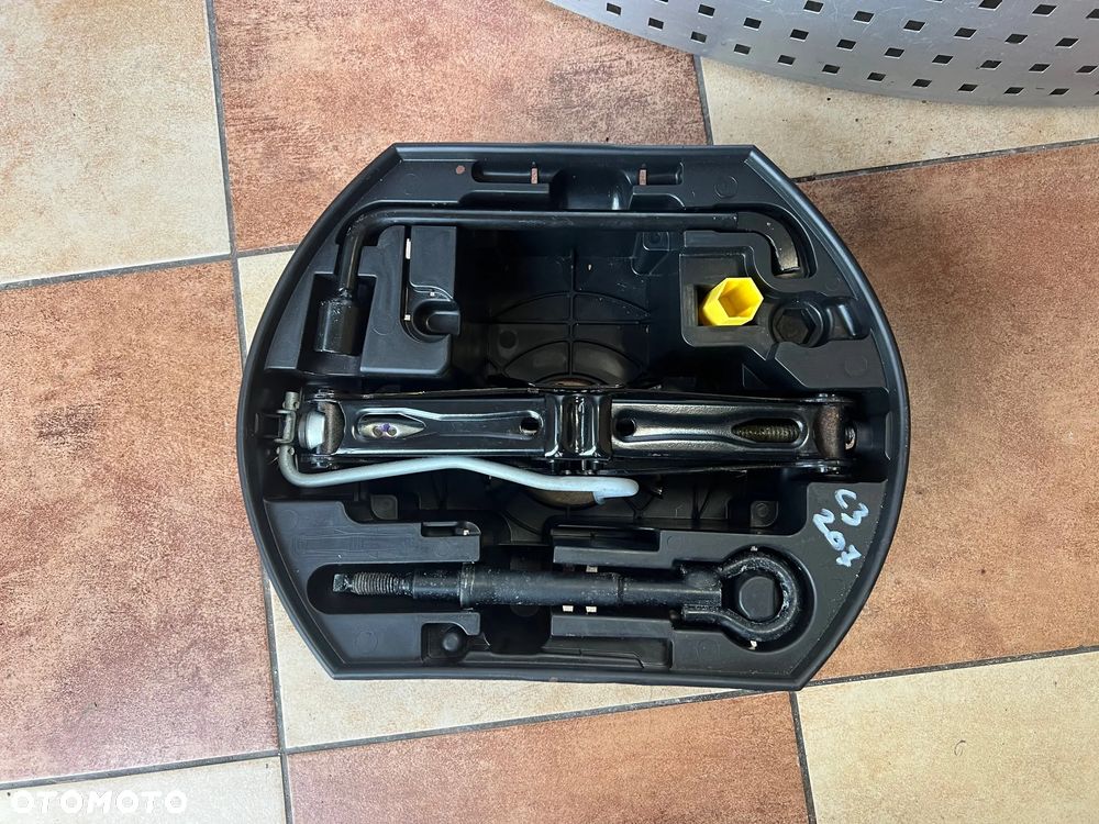 ZESTAW DO ZMIANY KOŁA KLUCZ LEWAREK WKRĘTKA UCHO PEUGEOT 207 208 C3 - 2
