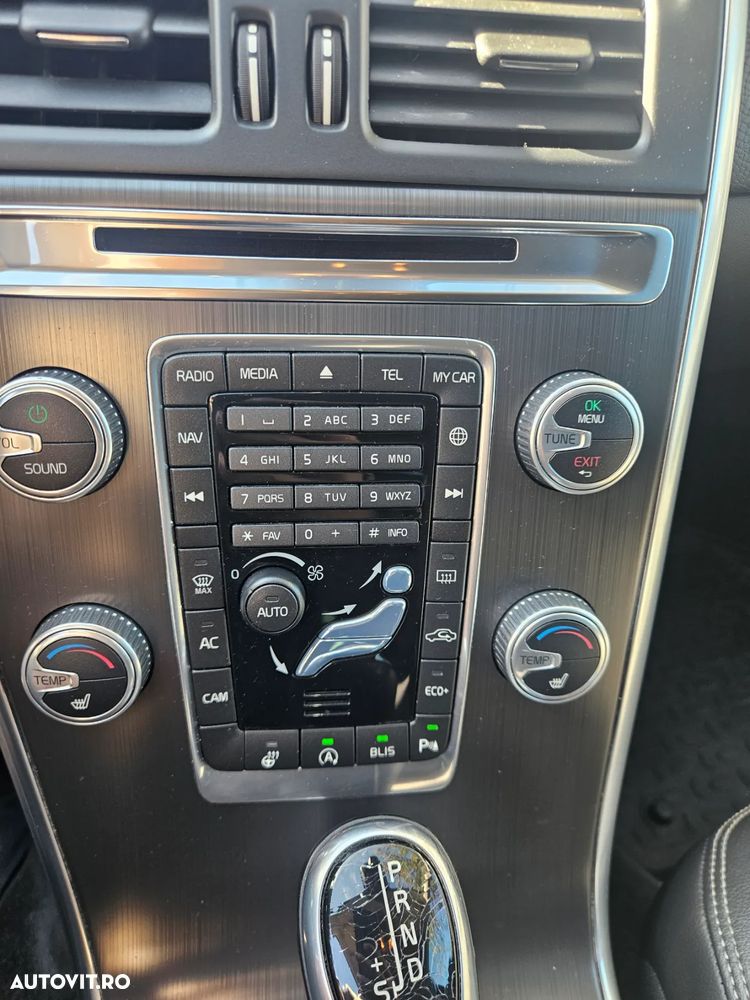 Volvo XC 60 D3 Geartronic Momentum - 11