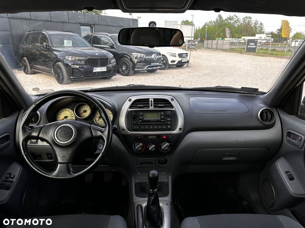 Toyota RAV4 - 11