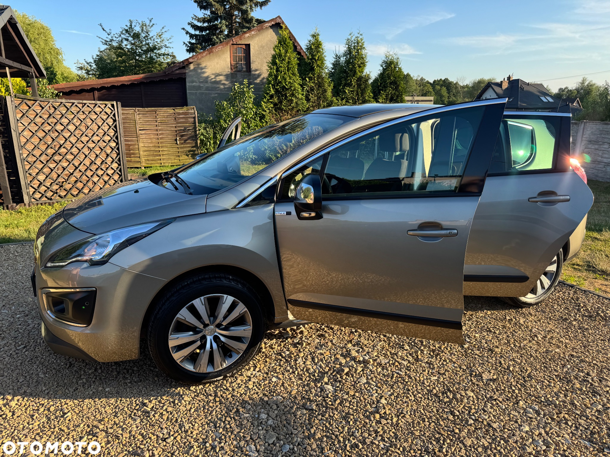 Peugeot 3008 1.6 BlueHDi Style S&S - 12