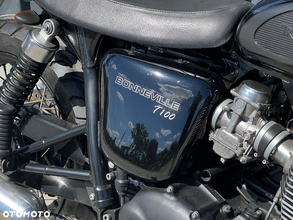 Triumph Bonneville - 20