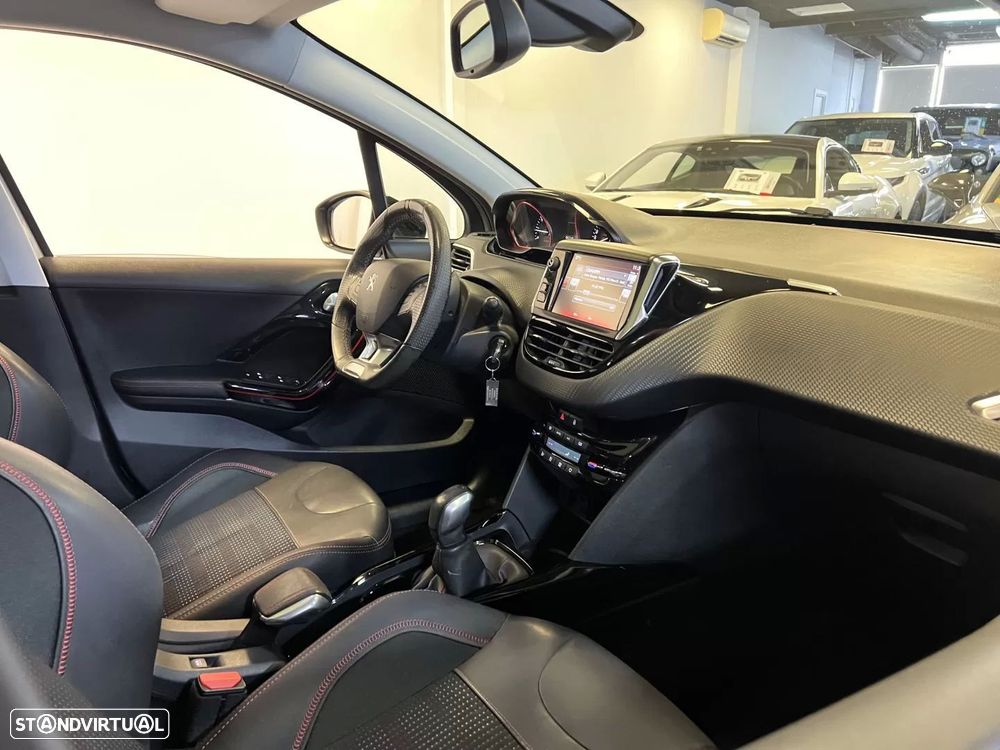 Peugeot 2008 1.2 PureTech GT Line — fotografia 7