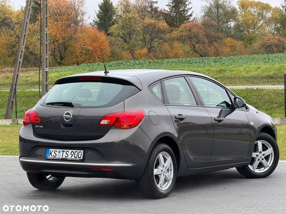 Opel Astra 2015