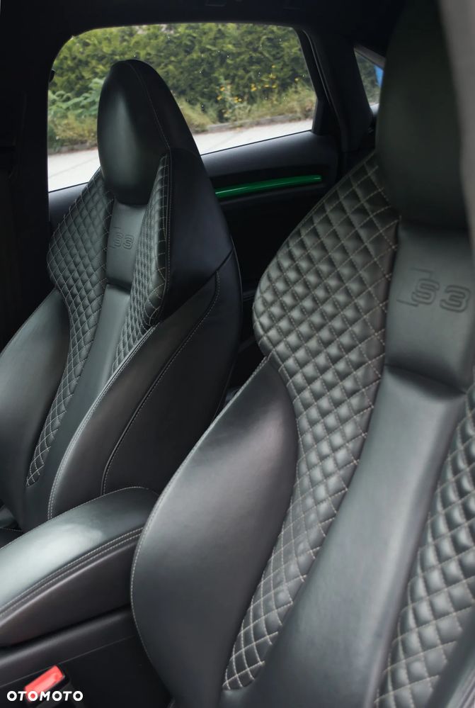 Audi S3 Limousine S tronic - 32