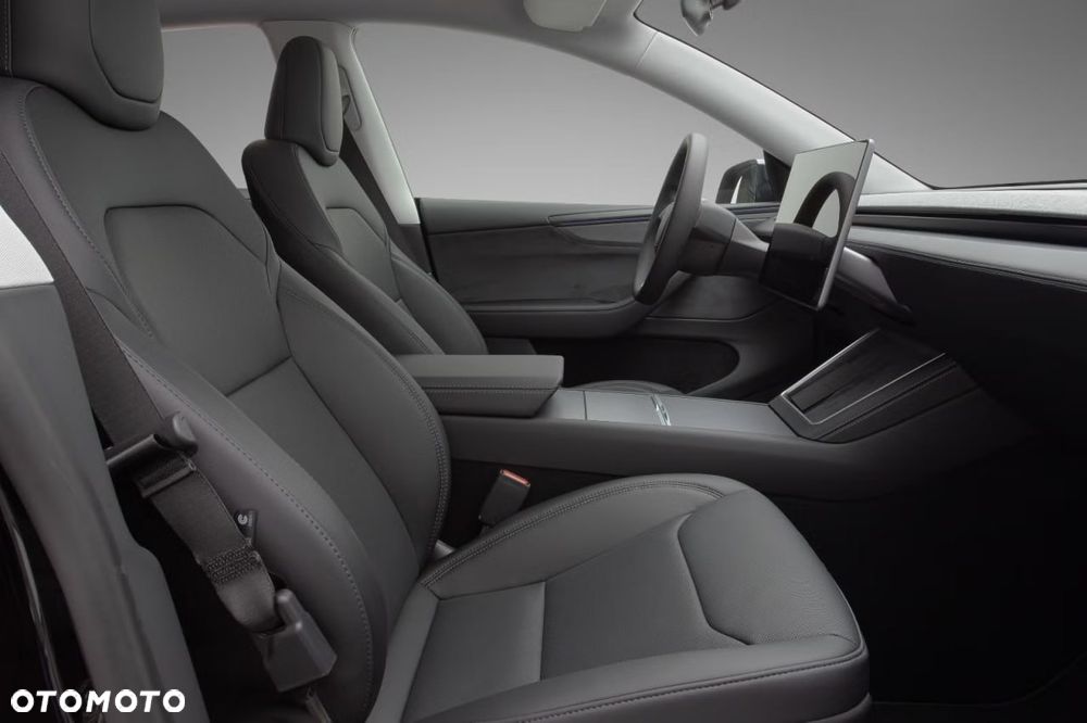Tesla Model Y Long Range Dual Motor AWD - 13