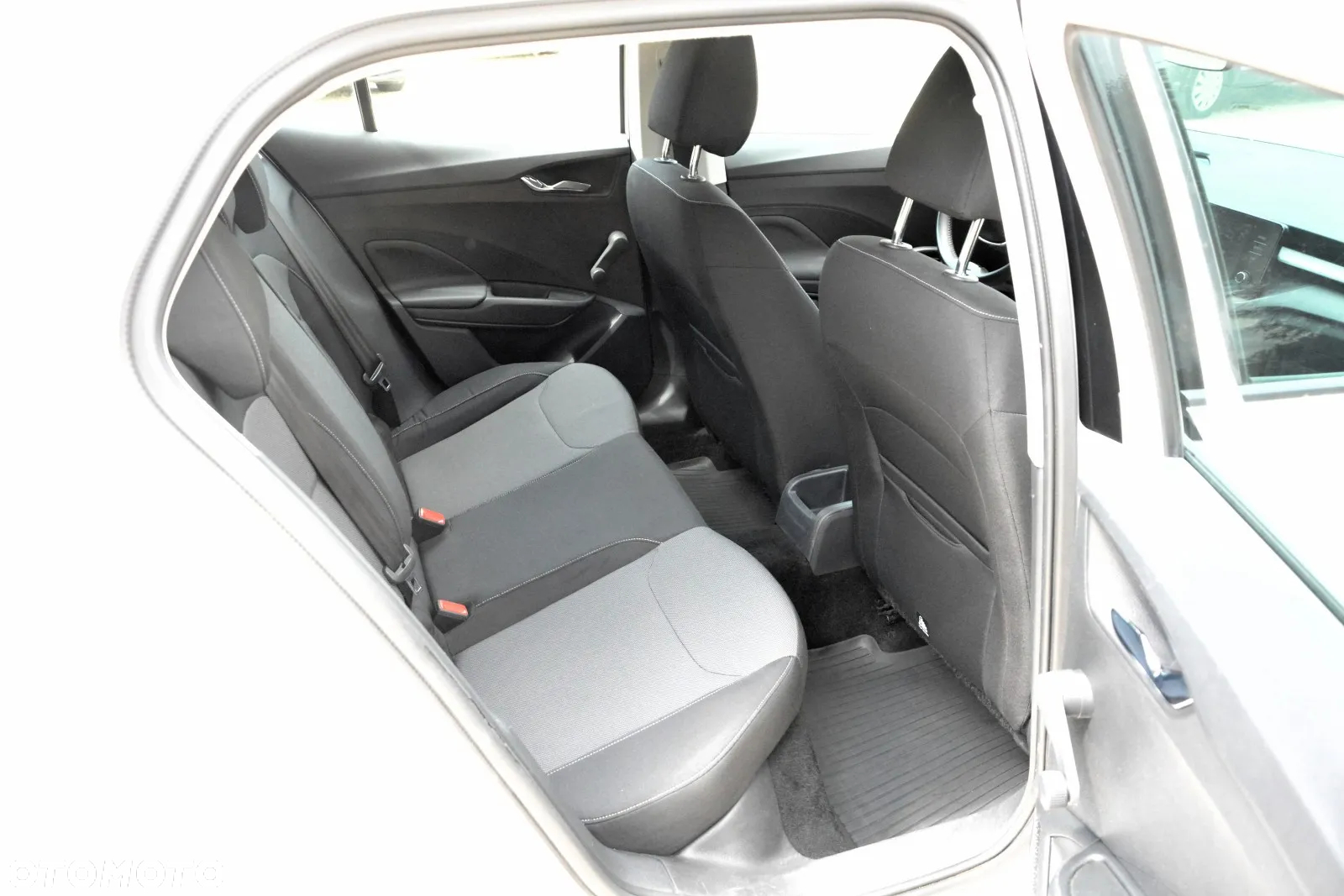 Skoda Fabia 1.0 Ambition - 31