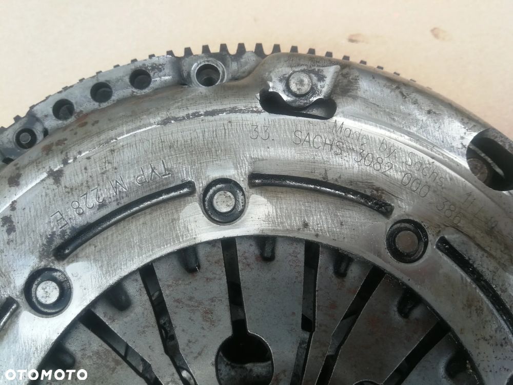 Sprzęgło koło dwumasowe Passat B6 B7 2.0 TDI 5 Biegów - 9