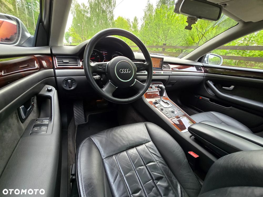 Audi A8 4.2 Quattro - 30