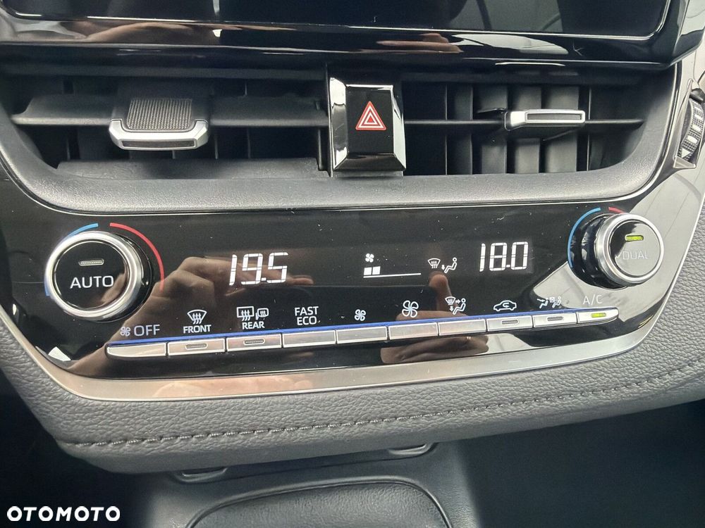 Toyota Corolla - 24