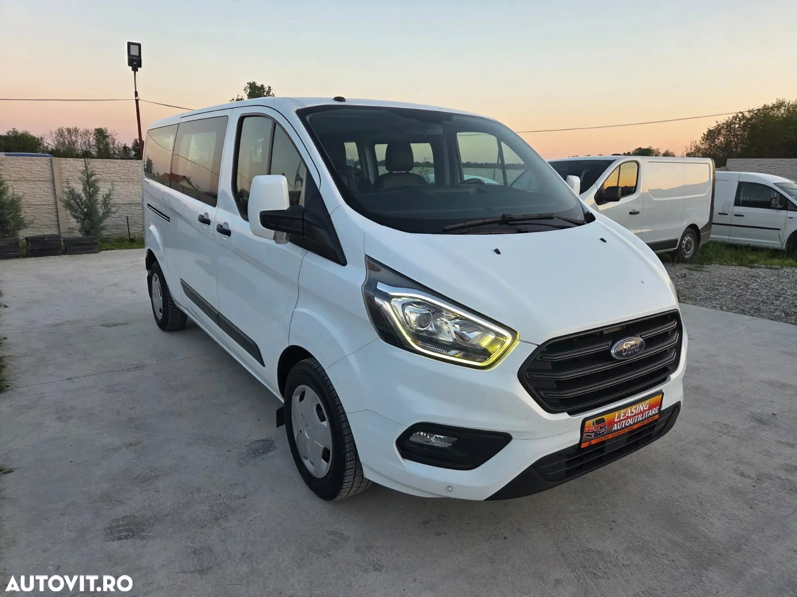Ford Transit New Custom L2H1 9locuri - 4