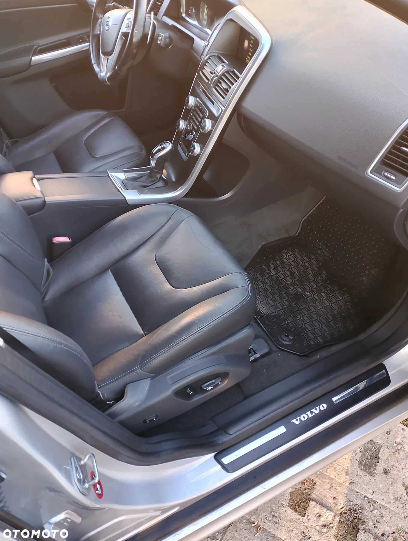 Volvo XC 60 T6 AWD Momentum - 12