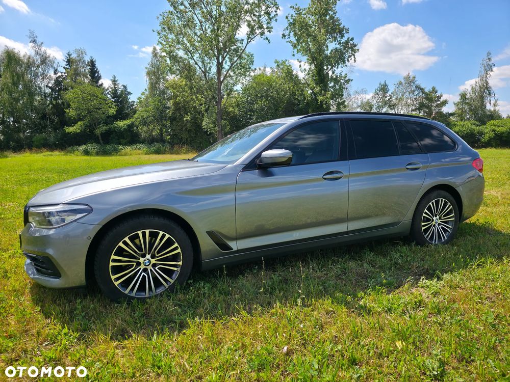 BMW Seria 5 520d Touring Sport Line - 2
