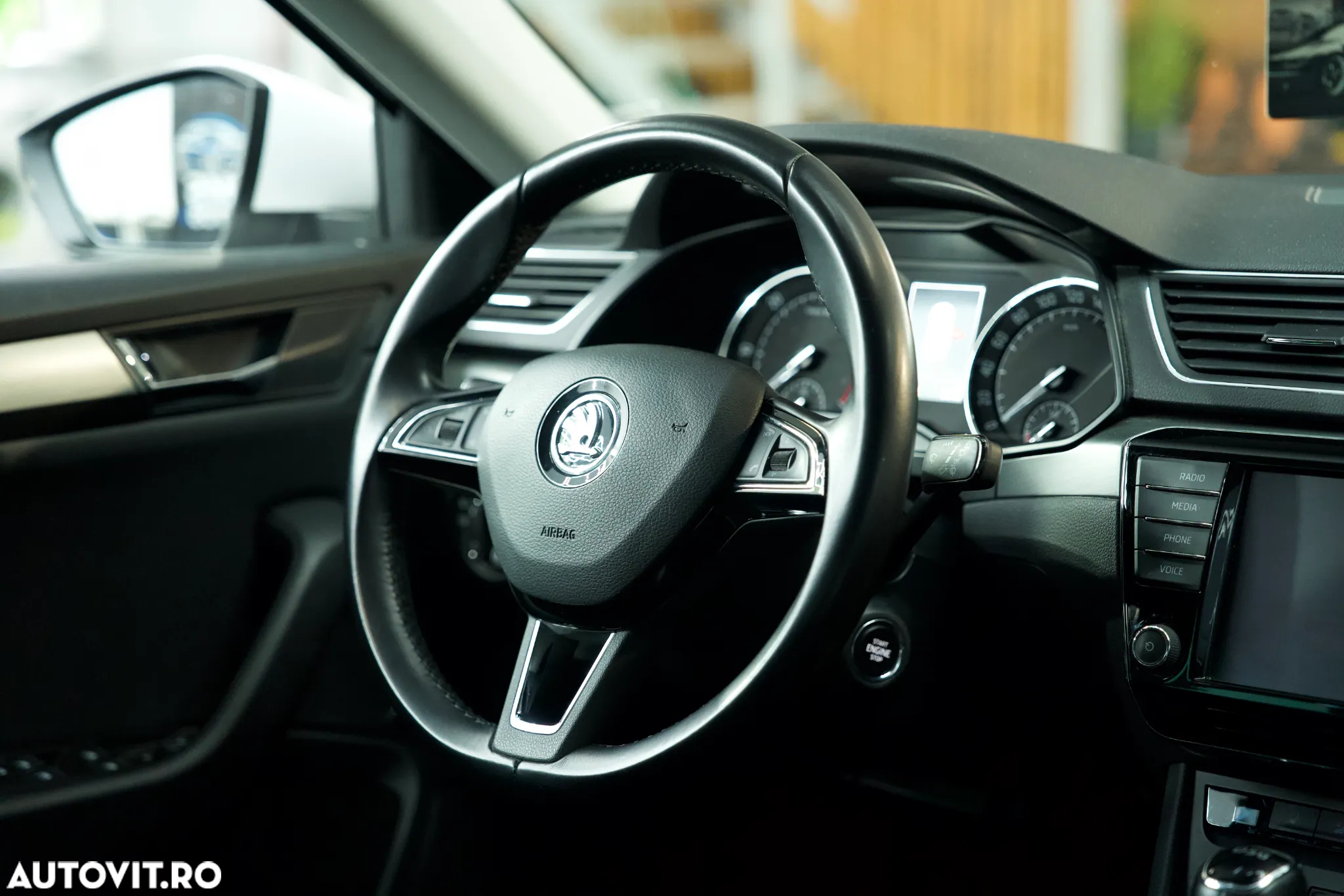 Skoda Superb 2.0 TDI DSG Style - 26