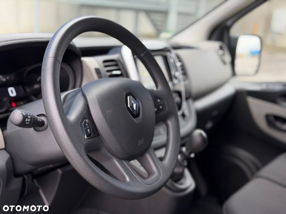 Renault TRAFIC 2019/20r 89tys km JAK NOWY Stan WZOROWY NAVI Bluetooth Tempomat Kamera FULL OPCJA Vivaro - 13