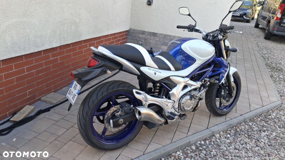 Suzuki Gladius - 9