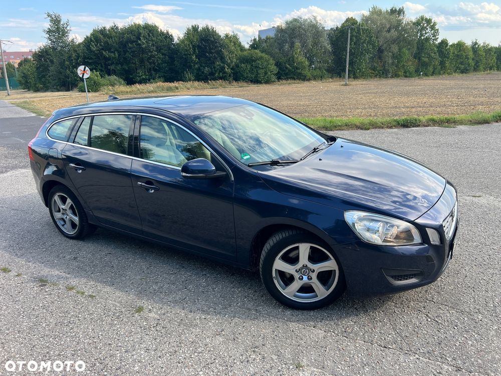 Volvo V60 D5 Momentum - 17