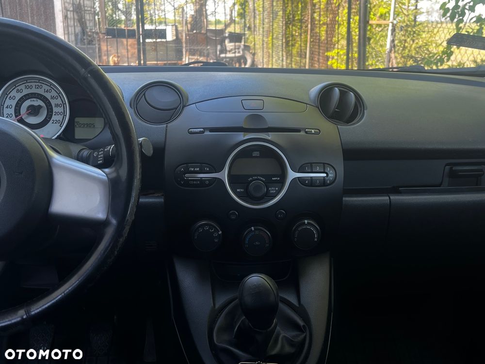 Mazda 2 1.3 Exclusive - 8