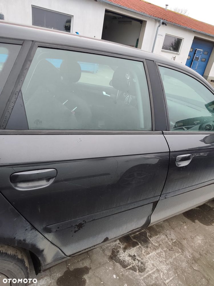 AUDI A3 8P 2008 r. 1,9d na części drzwi szyby fotel zamek podsufitka lampa zderzak klapa itp - 6