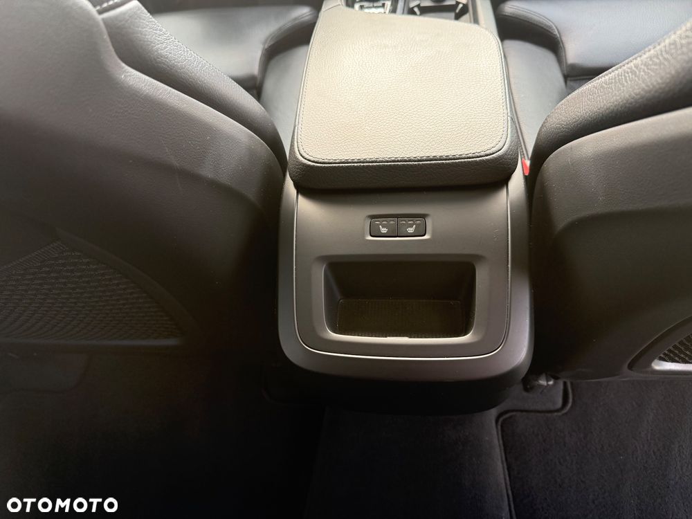 Volvo XC 90 B5 D AWD Geartronic Momentum Pro - 21