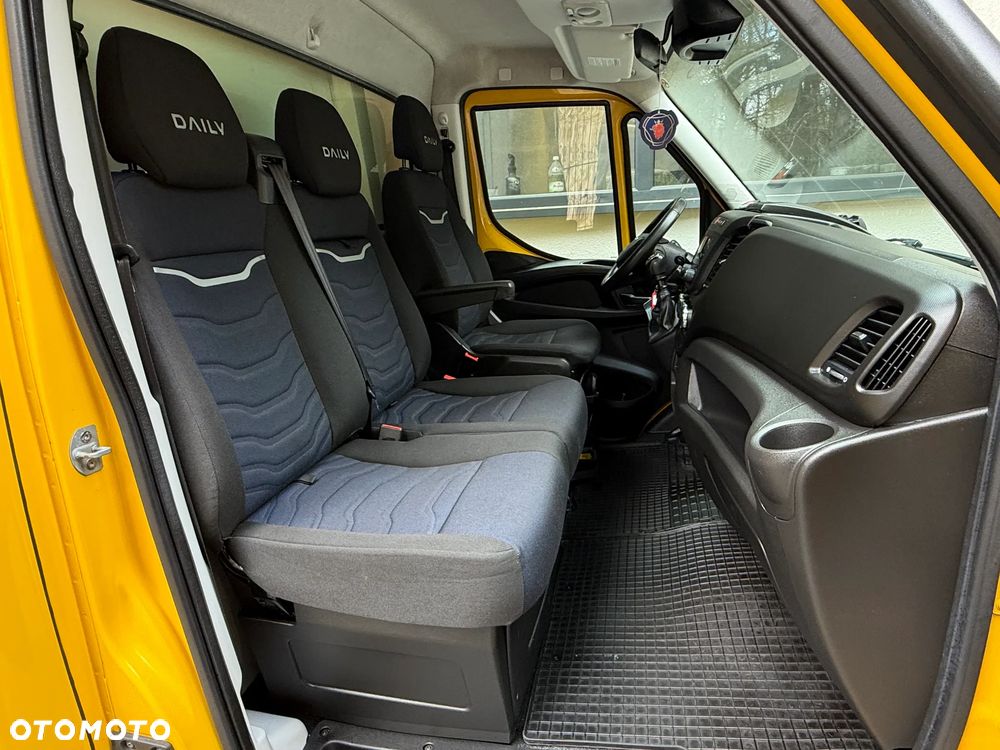 Iveco 35S16 3.0l Chłodnia 8 Palet / Agregat Carrier Viento / Izoterma RomCar / Unikatowy stan / Nowe opony / Serwisowany w aso / FV23% - 32