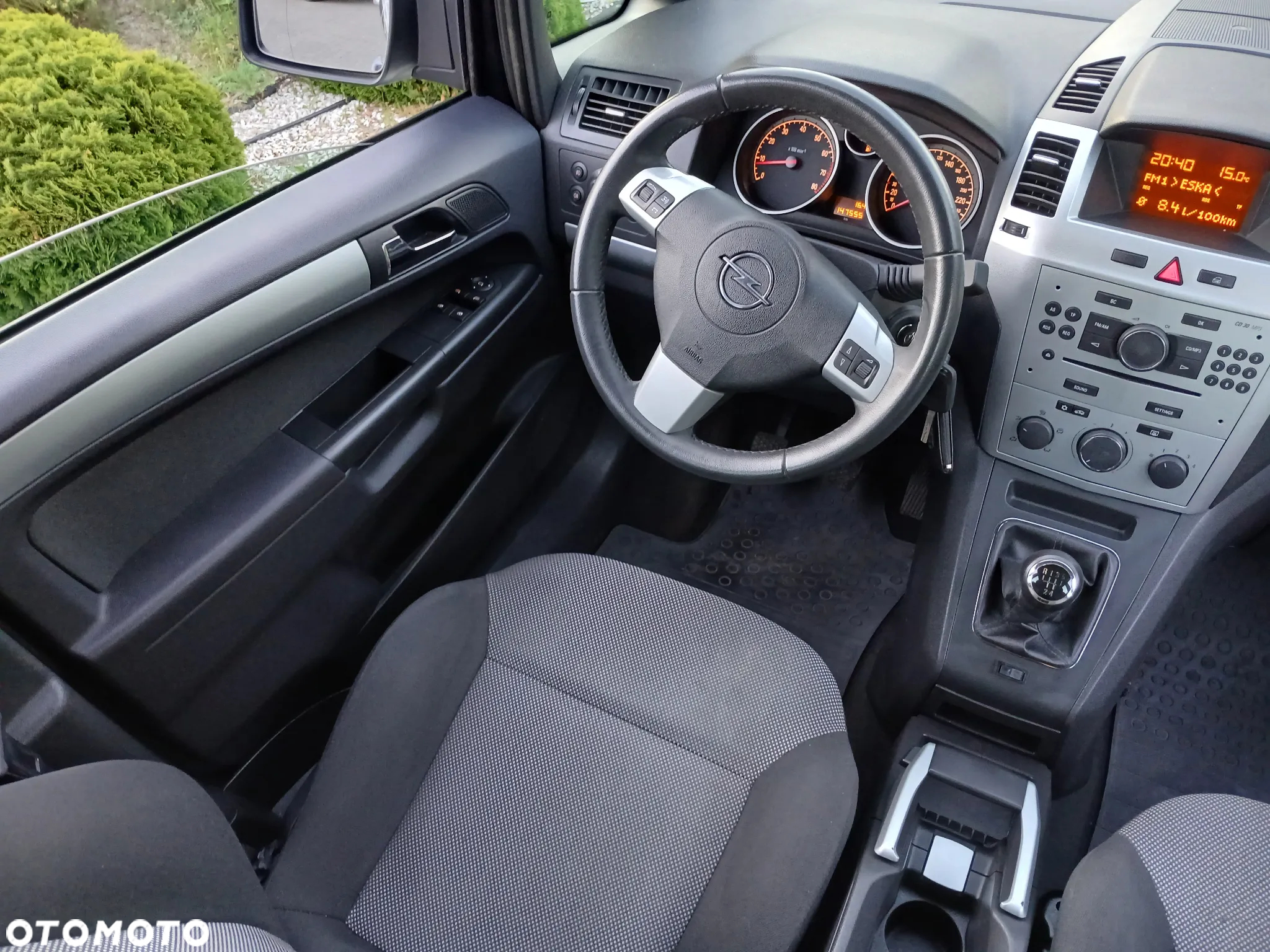 Opel Zafira 1.8 Sport - 23