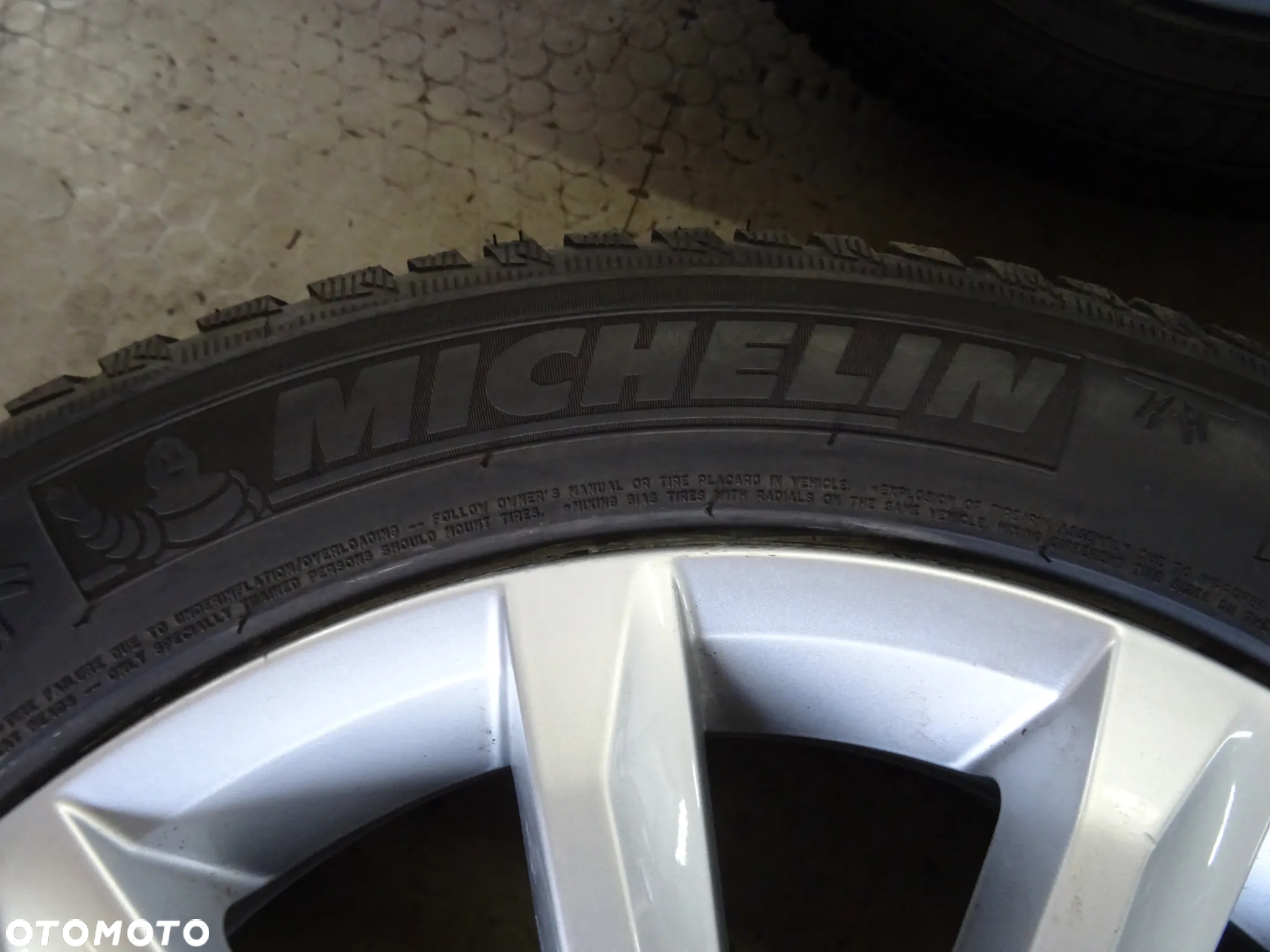 3G0601025C kola felgi 17 opony zima VW Passat B8 czesci - 4