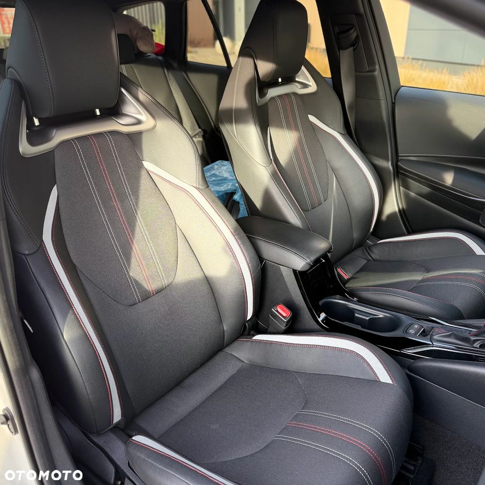 Toyota Corolla 2.0 Hybrid GR Sport - 10