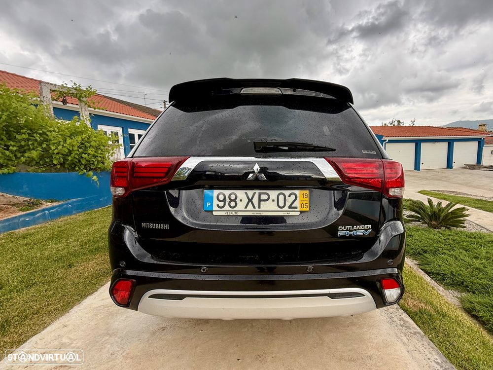 Mitsubishi Outlander - 3