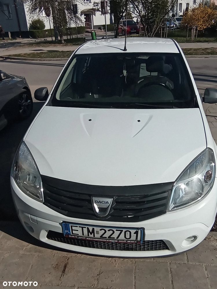 Dacia Sandero 1.6 16V Hi-Flex - 2