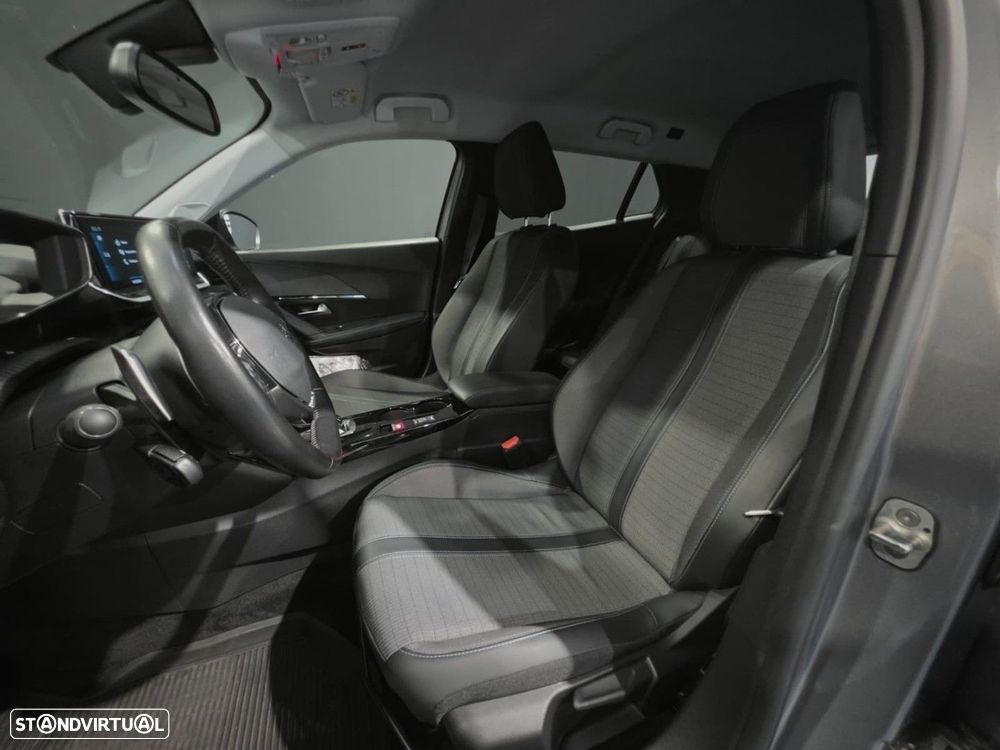 Peugeot 2008 PureTech 130 EAT8 Allure - 20