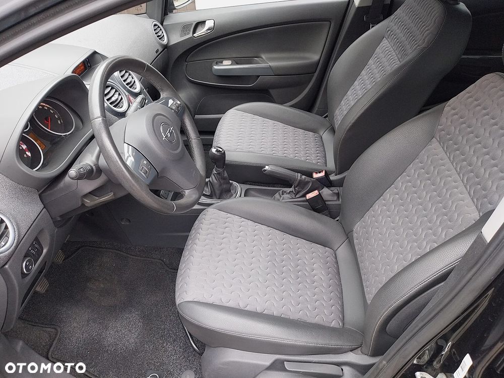 Opel Corsa 1.4 16V Cosmo - 5