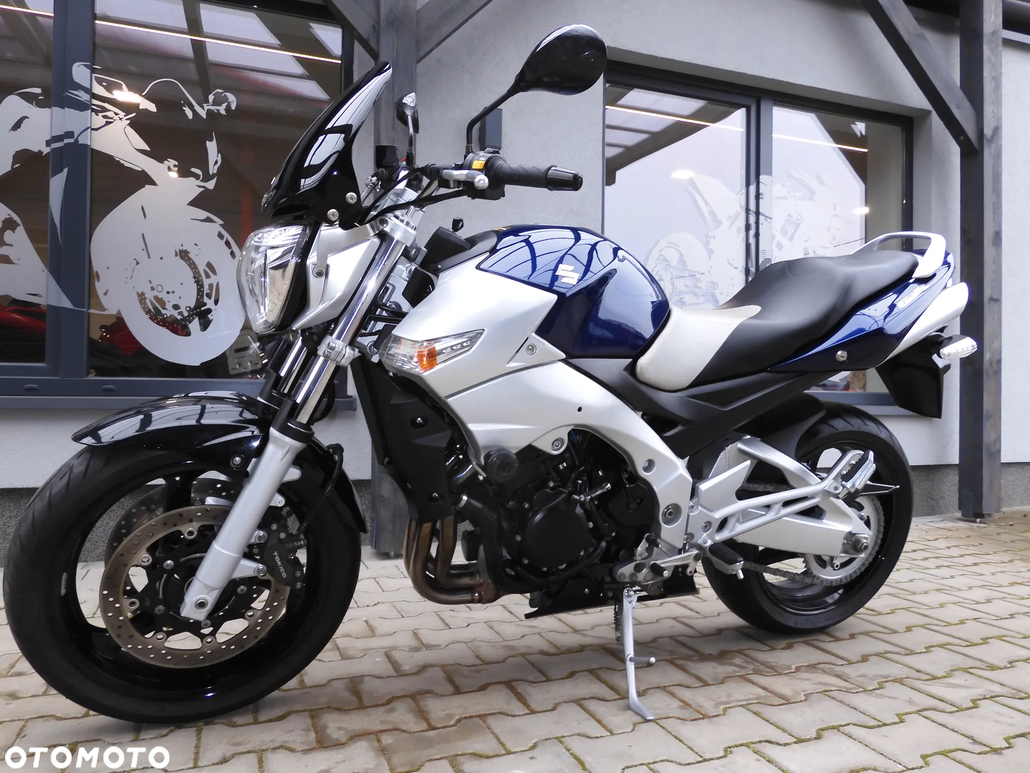 Suzuki GSR - 40