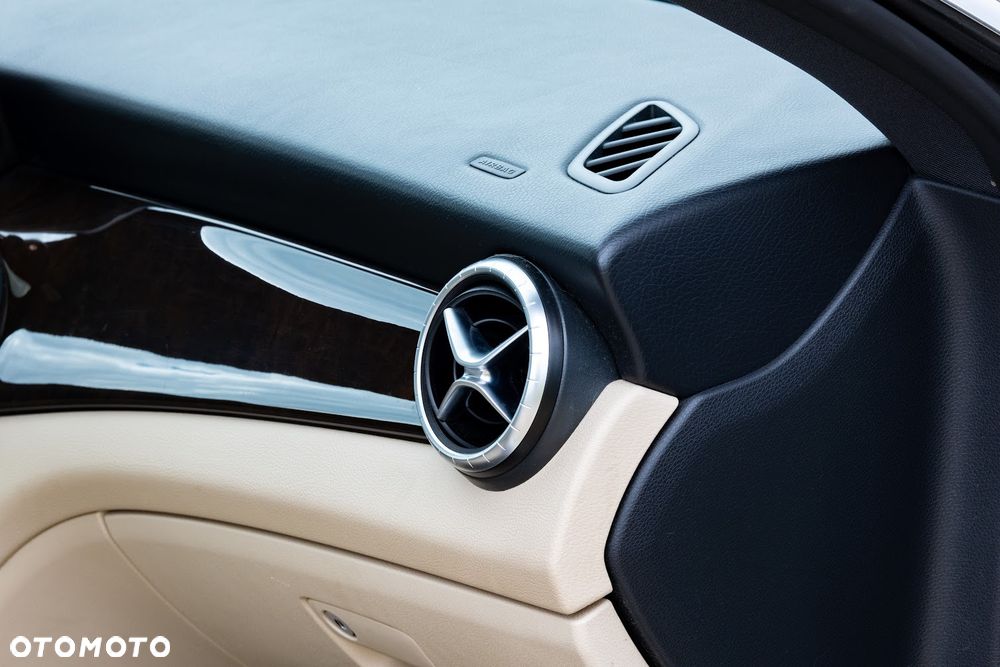 Mercedes-Benz CLA 250 7G-DCT - 20