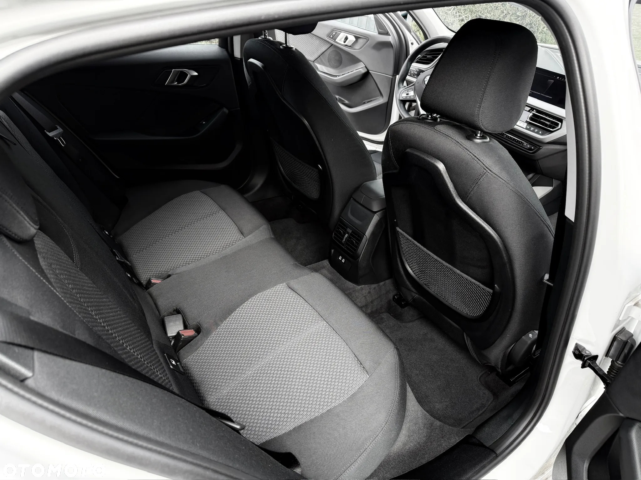 BMW Seria 1 120i Advantage - 32