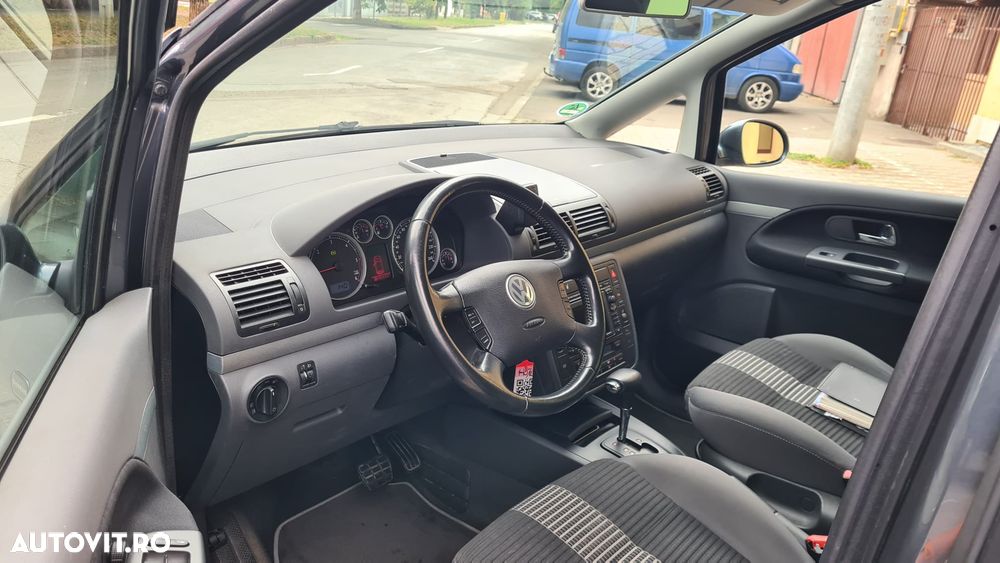 Volkswagen Sharan 1.9 TDI Automatik United - 35