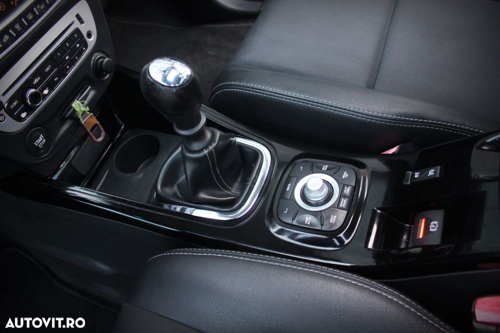 Renault Megane ENERGY dCi 110 Start & Stop Bose Edition - 11