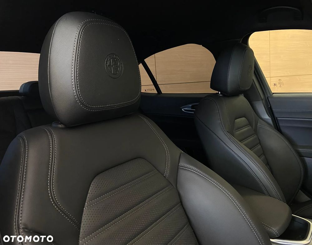 Alfa Romeo Giulia 2.0 Turbo Veloce Q4 - 22