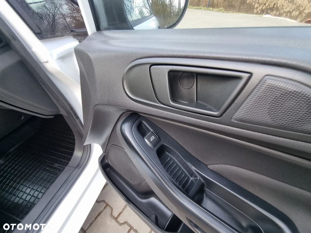 Ford Fiesta 1.5 TDCi Silver X - 11