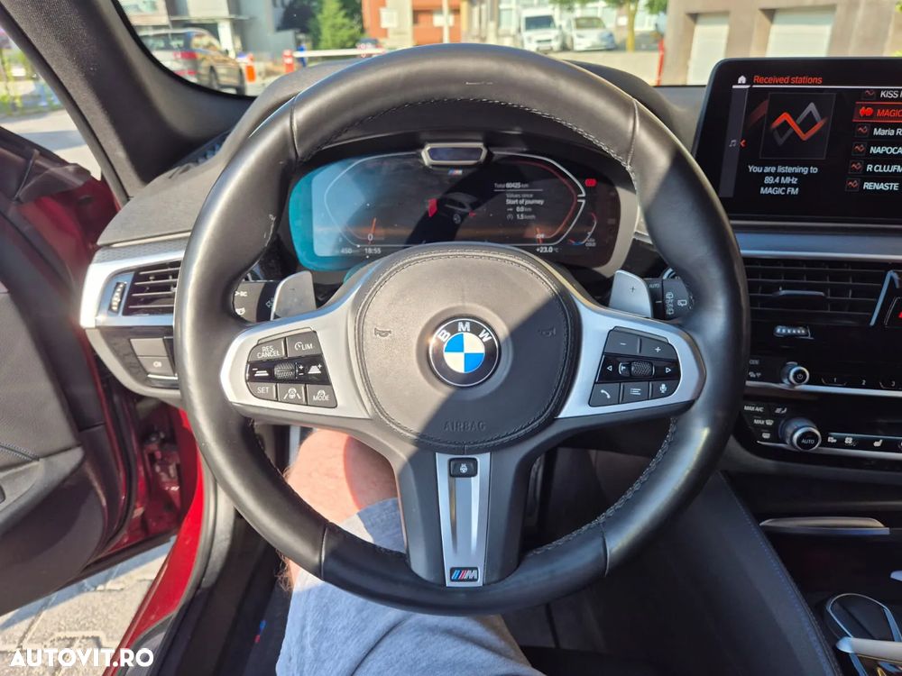 BMW Seria 5 520d xDrive Touring Aut. M Sport Edition - 2